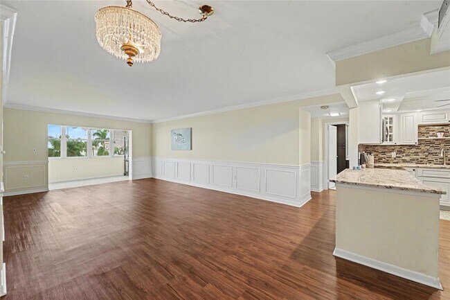 Building Photo - 5108 Brittany Dr S