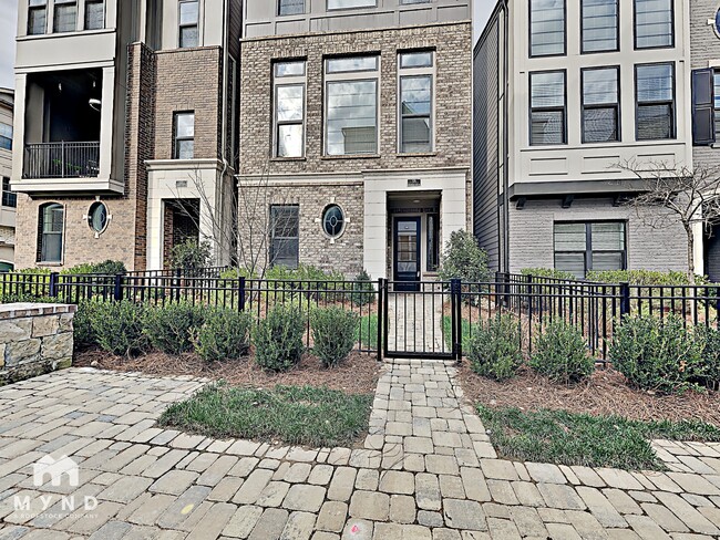 Building Photo - 576 Broadview Pl NE