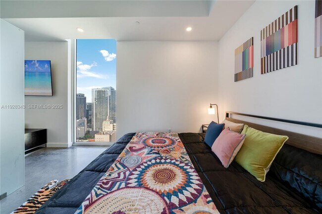 Building Photo - 151 SE 1st St