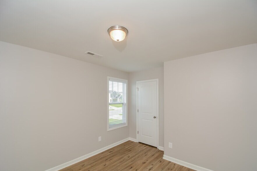 Building Photo - 238 Grovemere Ln