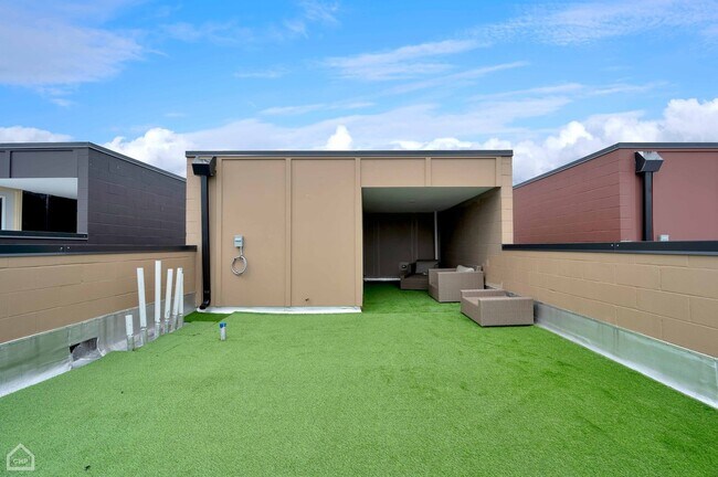 Building Photo - 4603 S St Lawrence Ave
