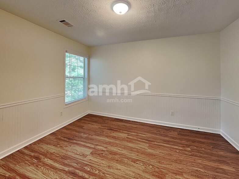 Building Photo - 555 Fosters Mill Ln NW