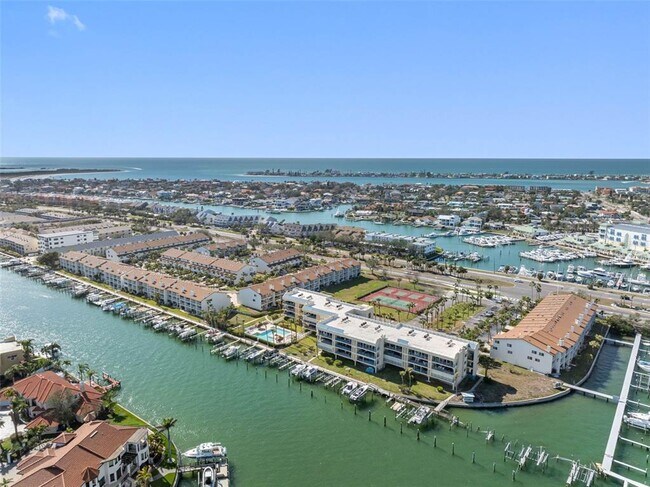 Building Photo - 363 Pinellas Bayway S