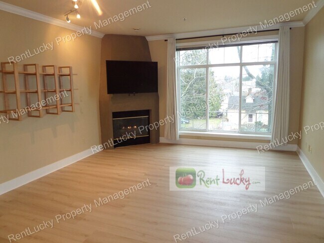 Building Photo - INCREDIBLE PRICE! Lovely CITY VIEW 2-Bedroom, 2 Bath Condo in Fremont Area w/Garage Parking!!