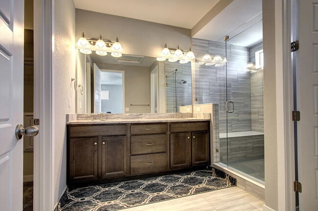 Building Photo - "Charming 2-Bedroom Retreat with 2 Full Baths and Spacious 1793 sq ft Layout in Castle Rock!"