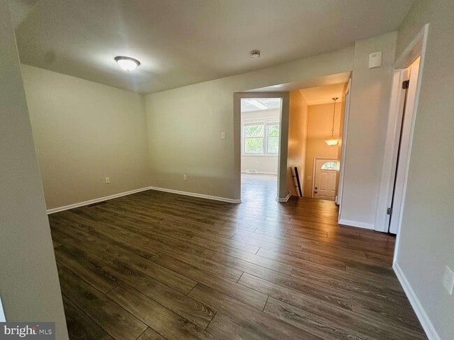 Building Photo - 1438 Boxwood Dr