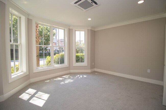 Building Photo - Historic Elegance Meets Modern Luxury – 2 ...