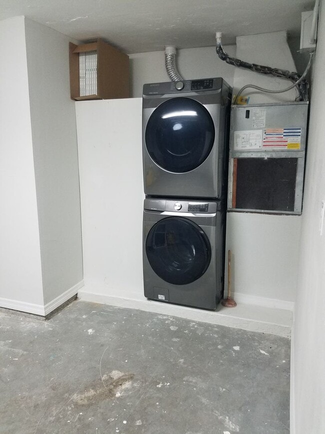 Building Photo - 3/2 NORTH WEST BRADENTON