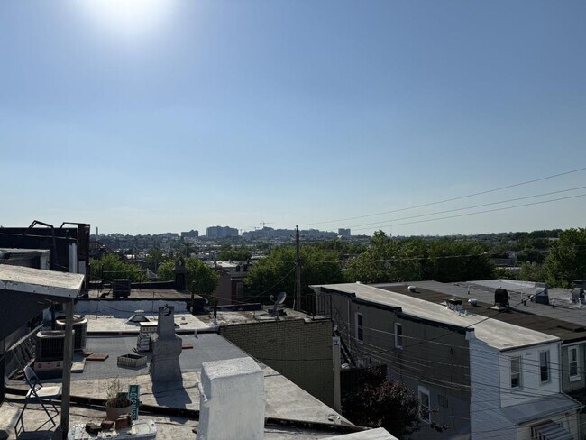 Building Photo - 3212 E Baltimore St