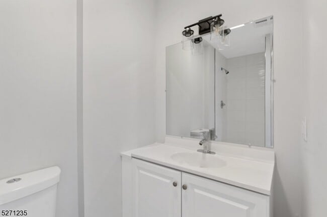 Building Photo - 567 Eagle Rock Ave