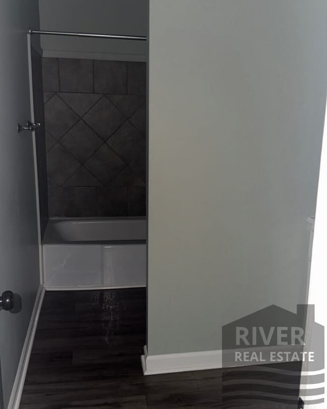 Building Photo - 2150 Estaline Dr