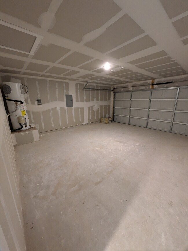 Building Photo - 19004 Encanto Aly