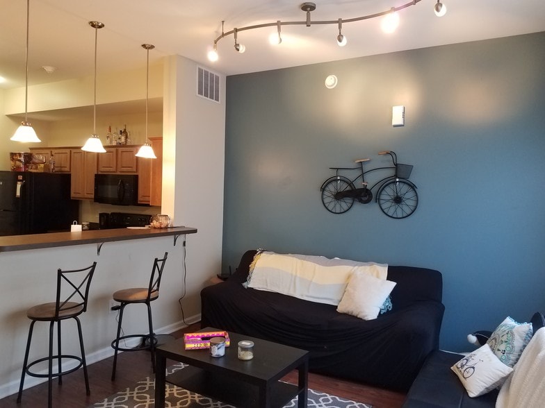 Building Photo - Big Red Apartments