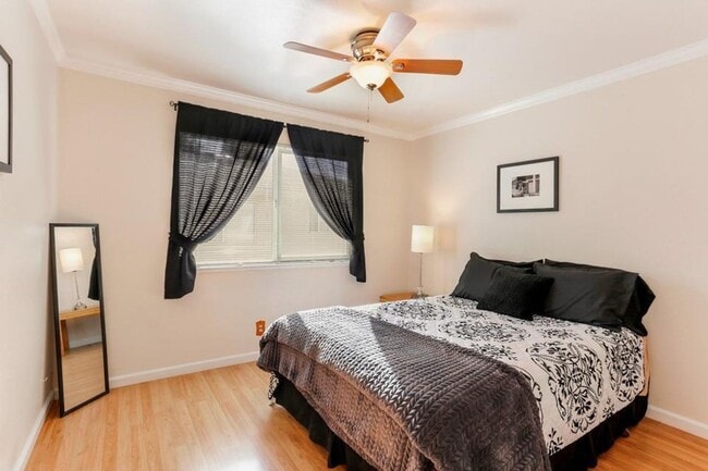 Building Photo - Madison Villa Condo Available July 1st