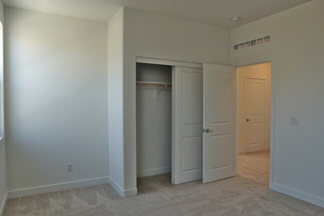 Building Photo - 41515 Stanford Rd