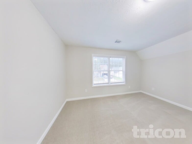 Building Photo - 338 Shadowbrooke Cir SW