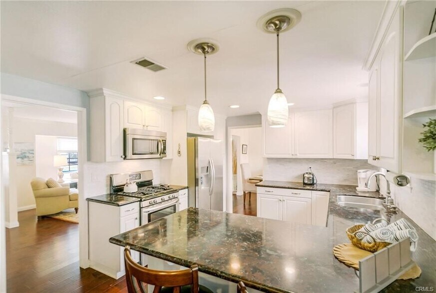 Building Photo - 17353 Elm St