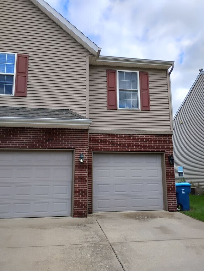Primary Photo - 3396 Edison Dr