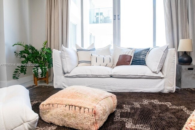 Building Photo - 1000 West Ave