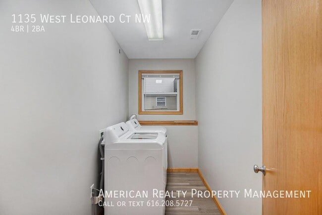 Building Photo - 1135 W Leonard Ct