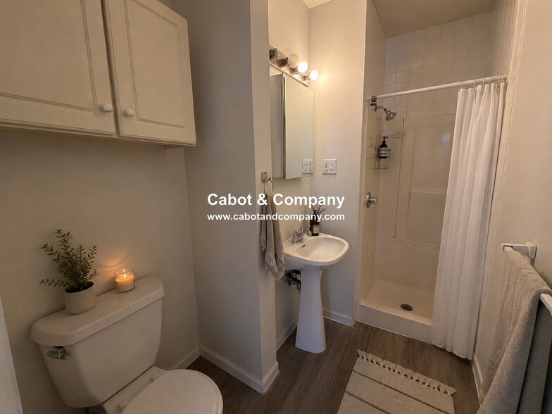 Building Photo - 310 Marlborough St