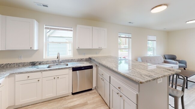Building Photo - 1214 Washtenaw Ct