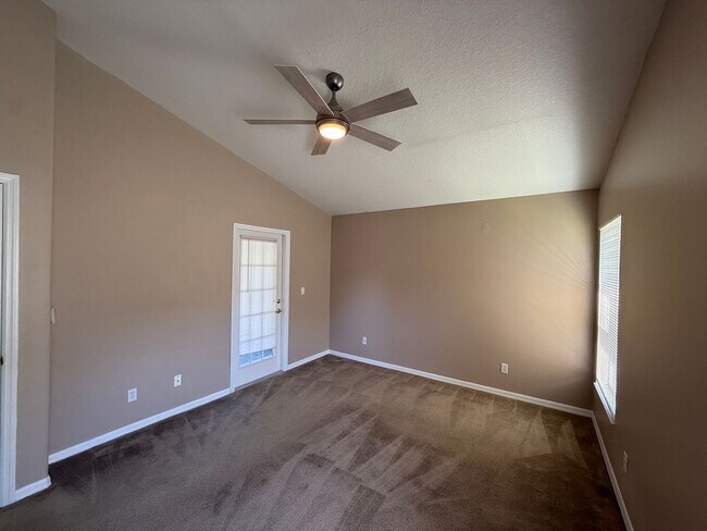 Building Photo - 2735 Cedaridge Cir