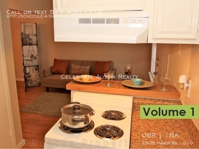 Building Photo - Volume