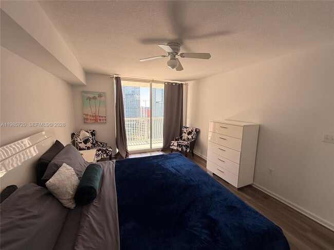 Building Photo - 1200 Brickell Bay Dr