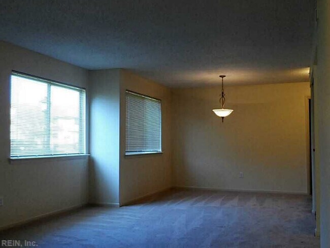 Building Photo - 529 Pheasant Run