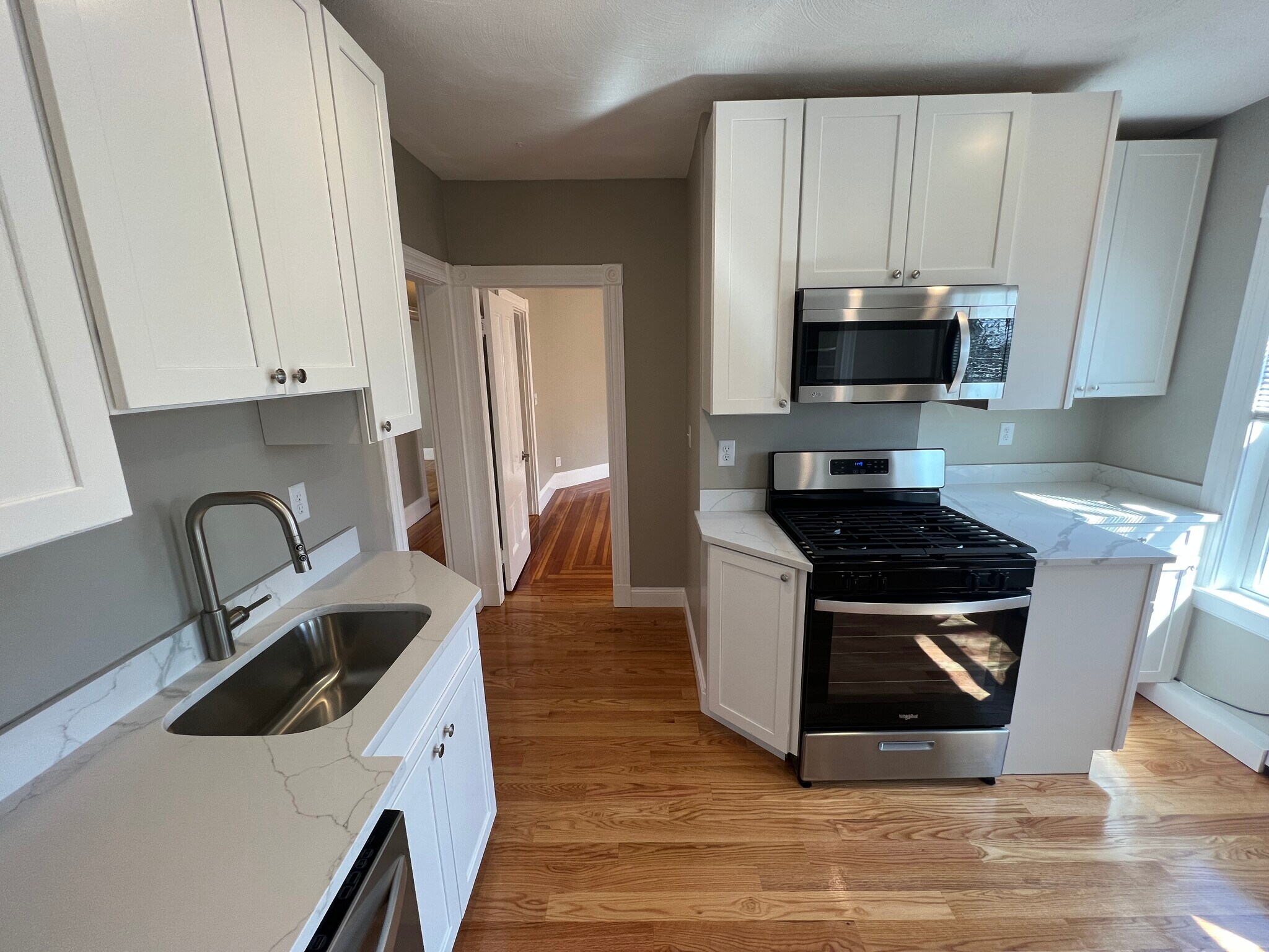 Building Photo - 4 Gilson Ter