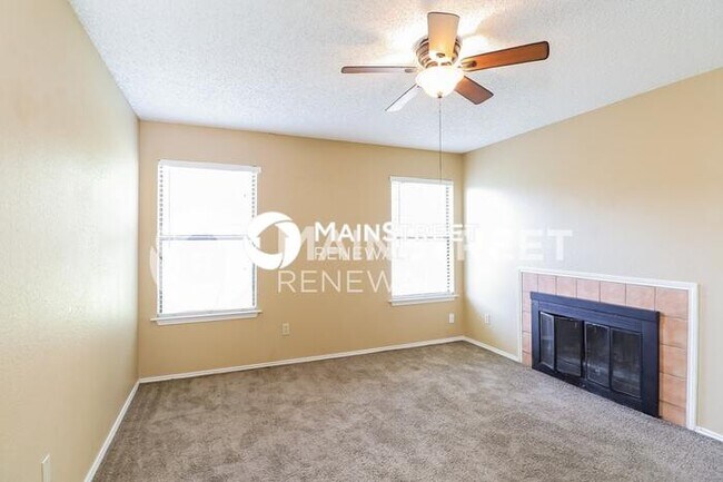 Building Photo - 3 Bedroom Pet-Friendly Home in Cedar Hill,...