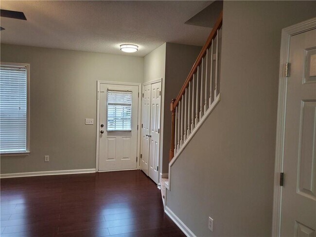 Building Photo - 4133 Howell Park Rd