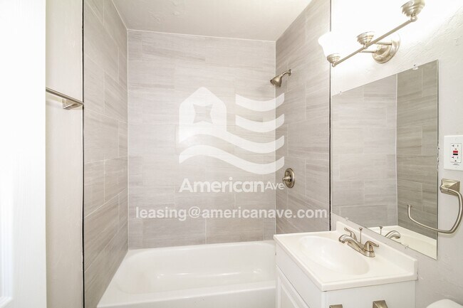 Building Photo - 206 W Kittyhawk Dr