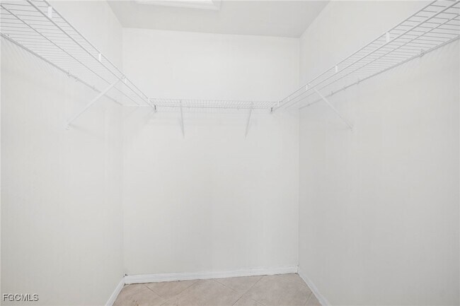 Building Photo - 4080 24th Ave NE