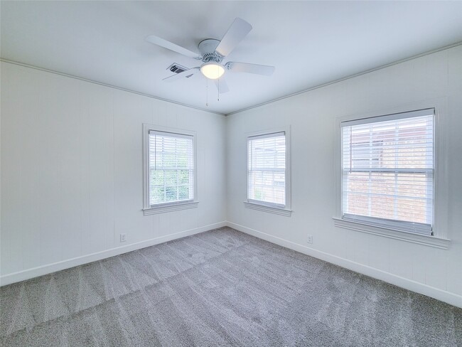 Building Photo - 1728 Hawthorne St