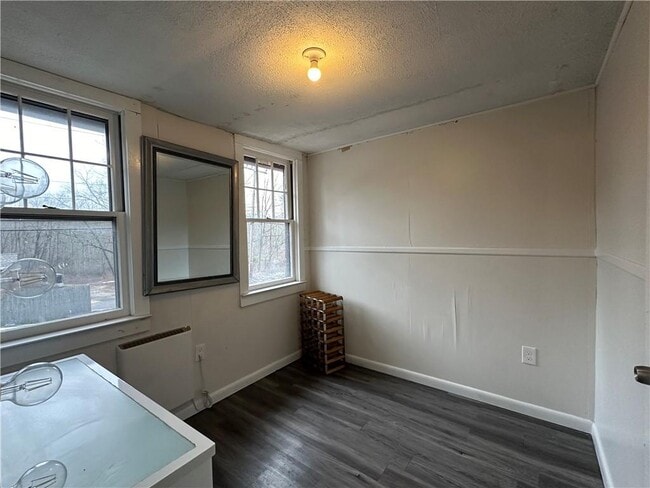 Building Photo - 55 Burlingham Rd