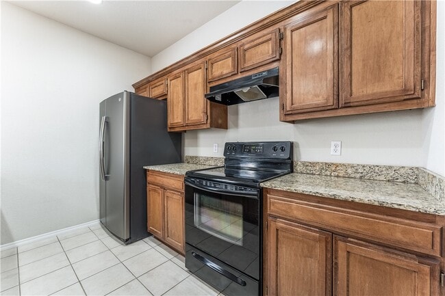 Building Photo - 3005 SW Deerfield Blvd