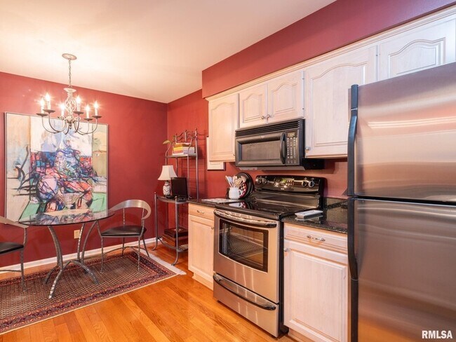 Building Photo - Well maintianed 2bedr 2bath Peoria Condo