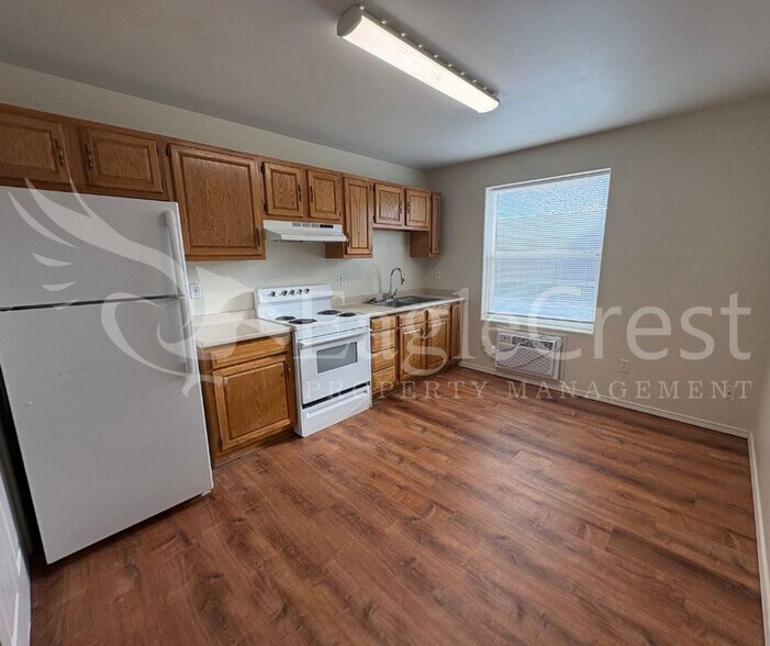 Building Photo - 706/708SCollege