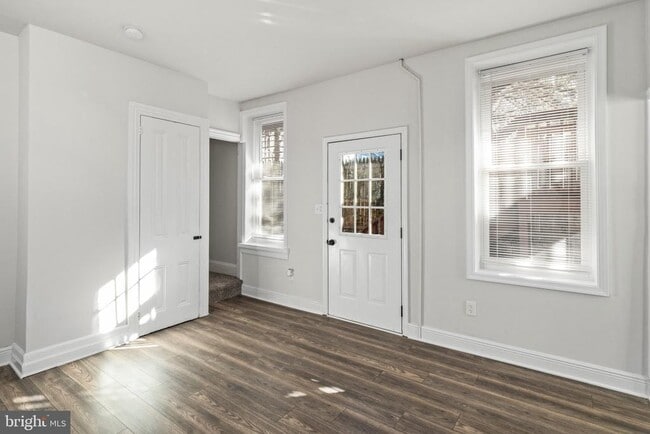 Building Photo - 148 Walnut St