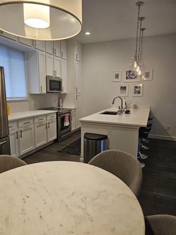 Building Photo - 6004 Hudson St