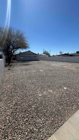 Building Photo - 3837 W Lincoln St