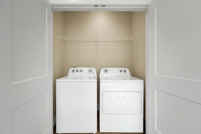 Building Photo - West Beverly Lofts - 102