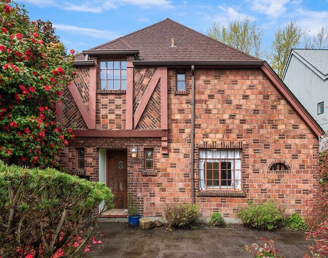 Primary Photo - $2000 OFF 1 Months Rent with a Lease Start...
