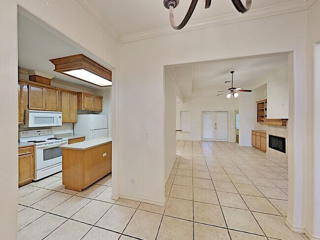 Building Photo - No Application Fees* $500 Off 1st Month - ...
