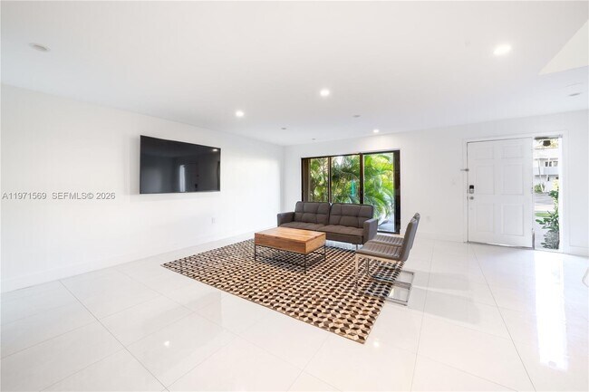 Building Photo - 3736 NE 166th St