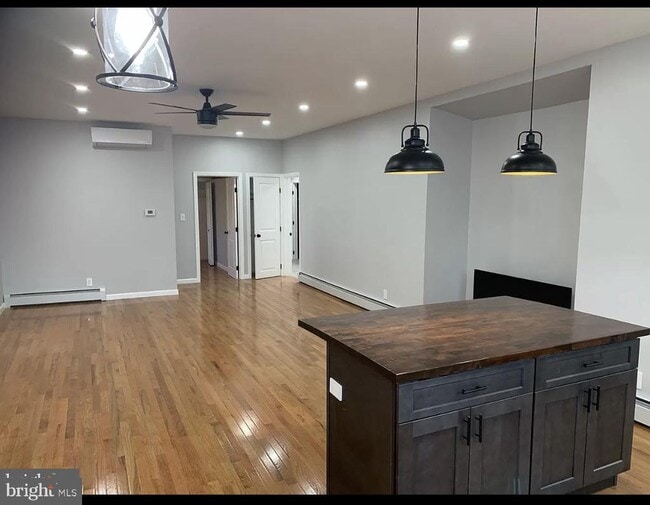 Building Photo - 67 Syringa St