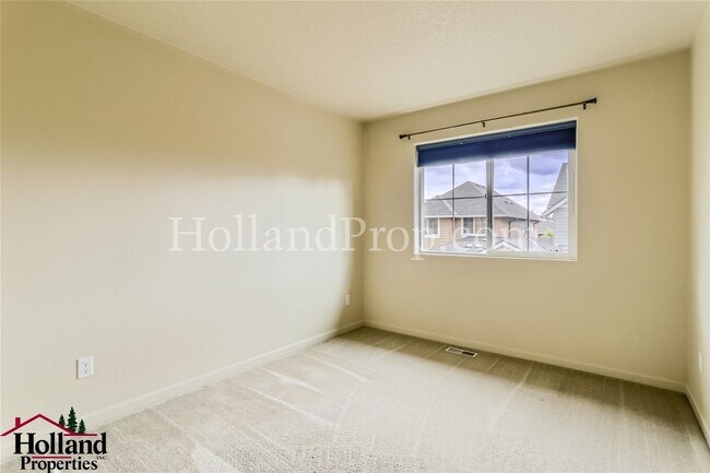 Building Photo - Beautiful 3-Bedroom Hillsboro Home in Desi...