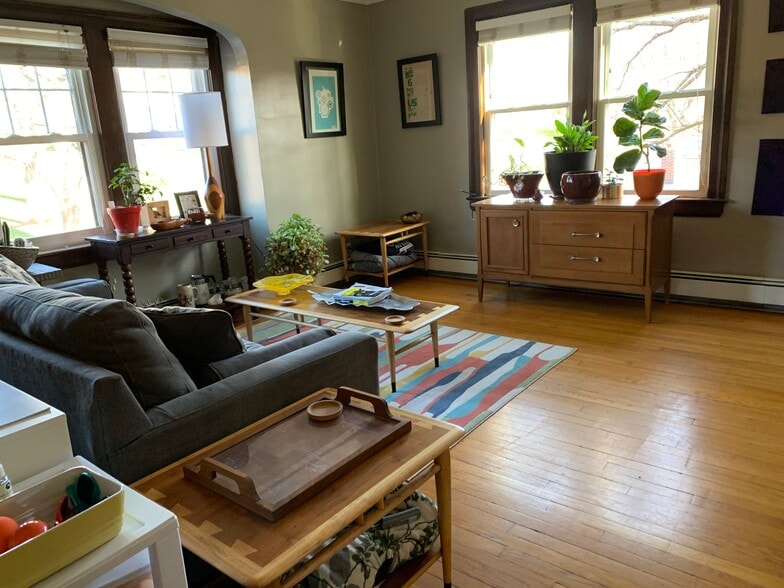 Building Photo - 2908 Woodland Ave